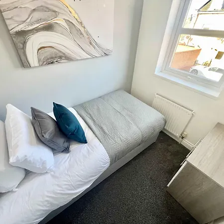 Farrier House By Blue Skies Holiday home *